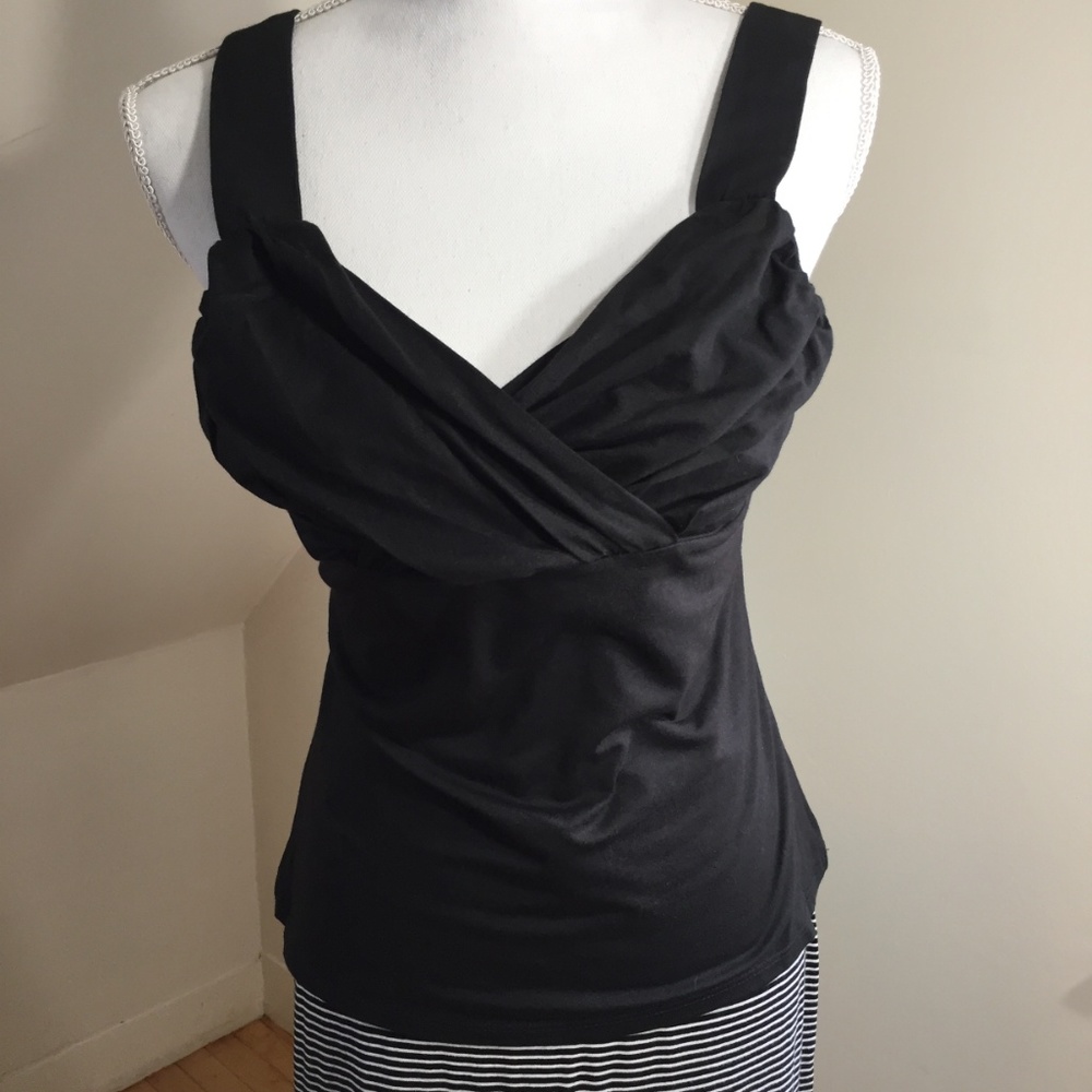 black tank top M